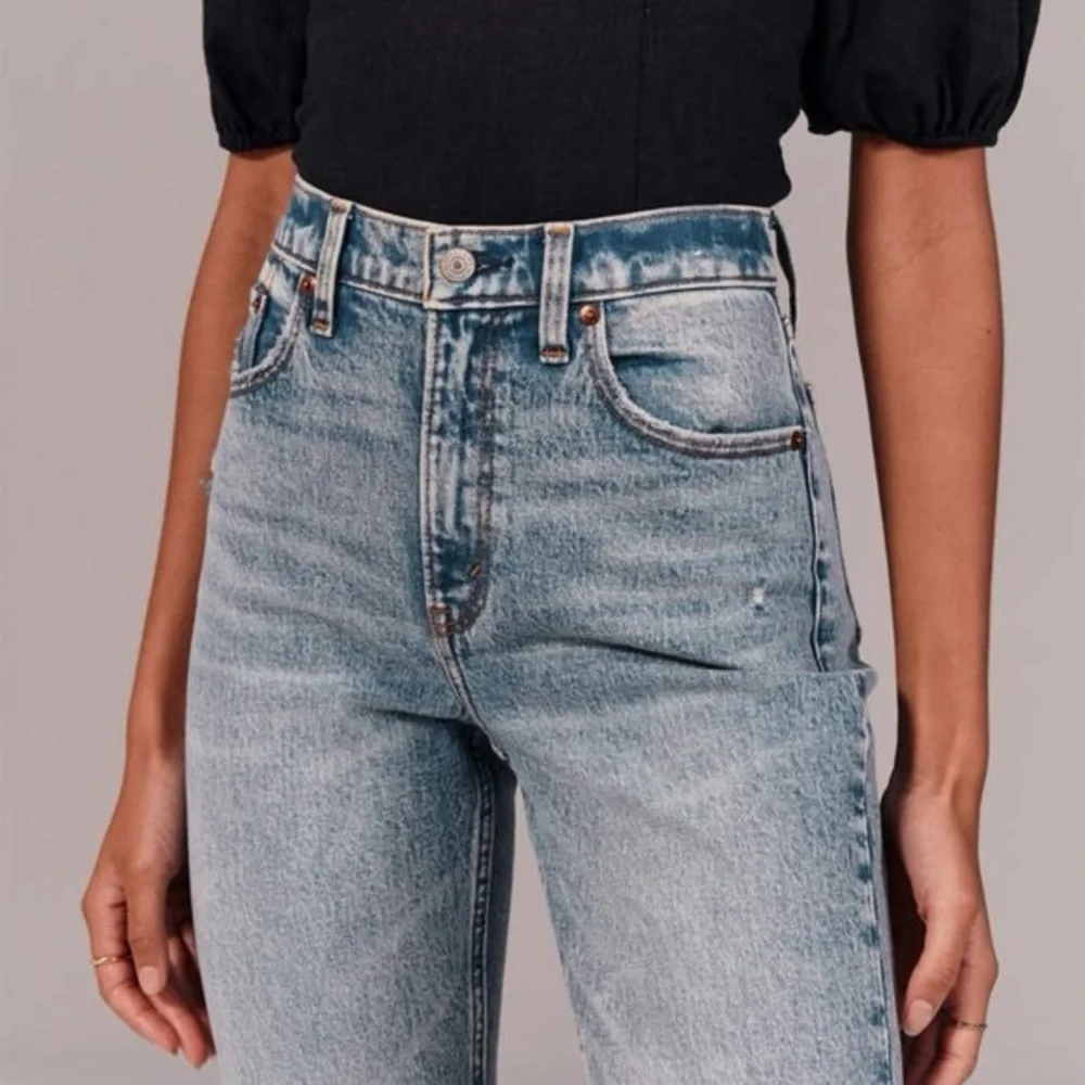 Abercrombie & Fitch Blue Denim High Rise Mom Jeans - Picture 3 of 7